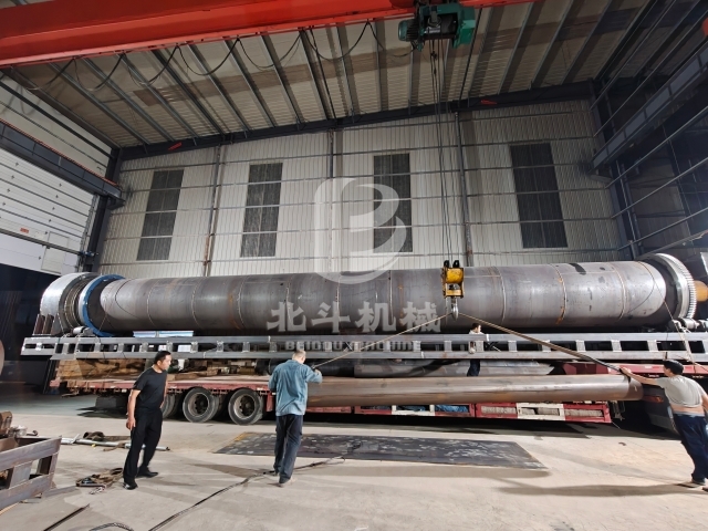 搶時(shí)效、保落地！大型烘干機(jī)設(shè)備裝車 “加速度”?